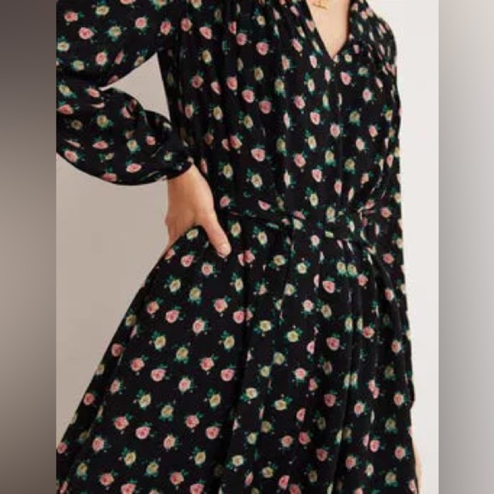 NWT Boden Gathered Yoke midi dress in black roses floral spring belted viscose - Picture 4 of 4